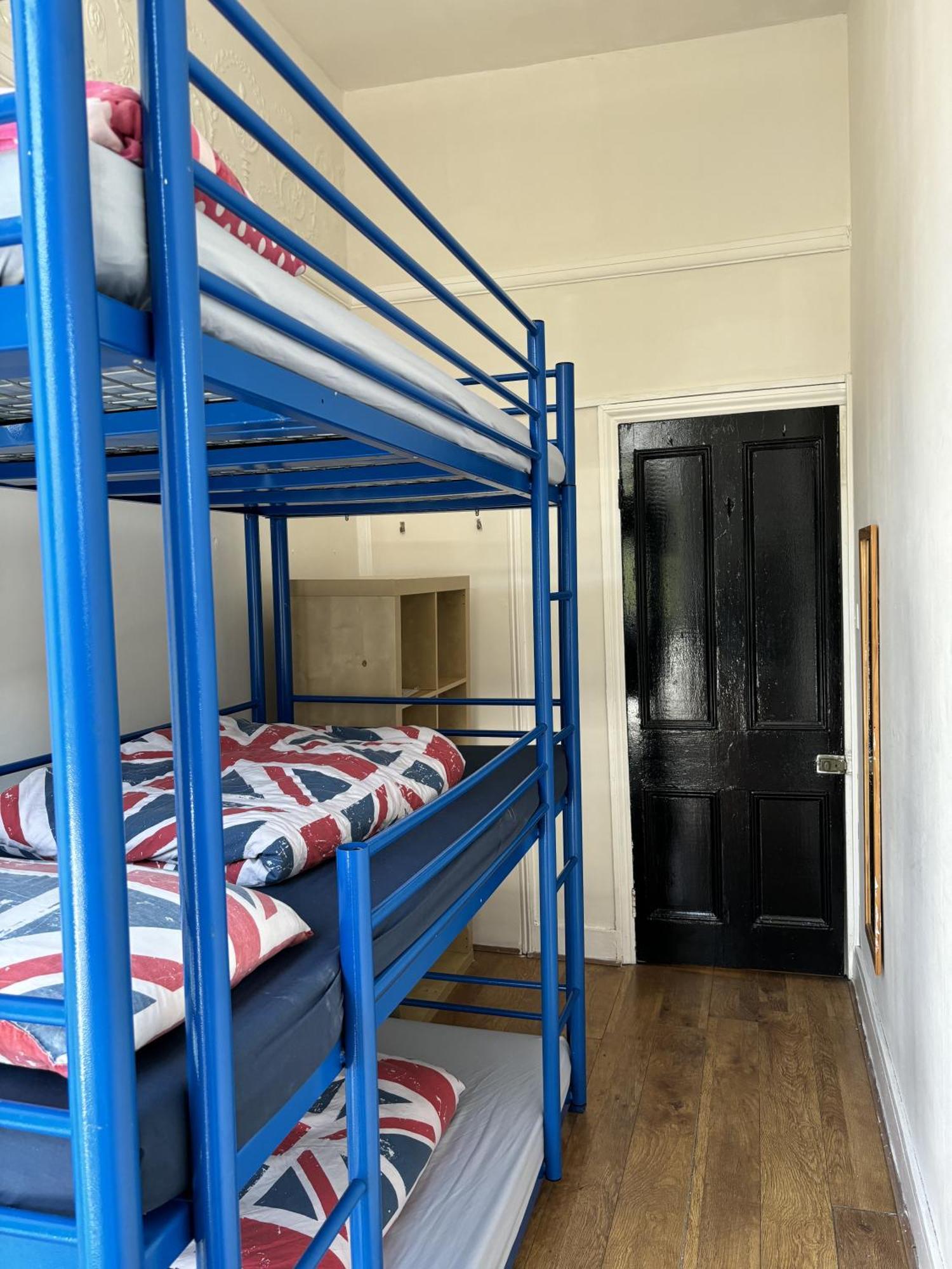 Saint James Backpackers London Exterior photo