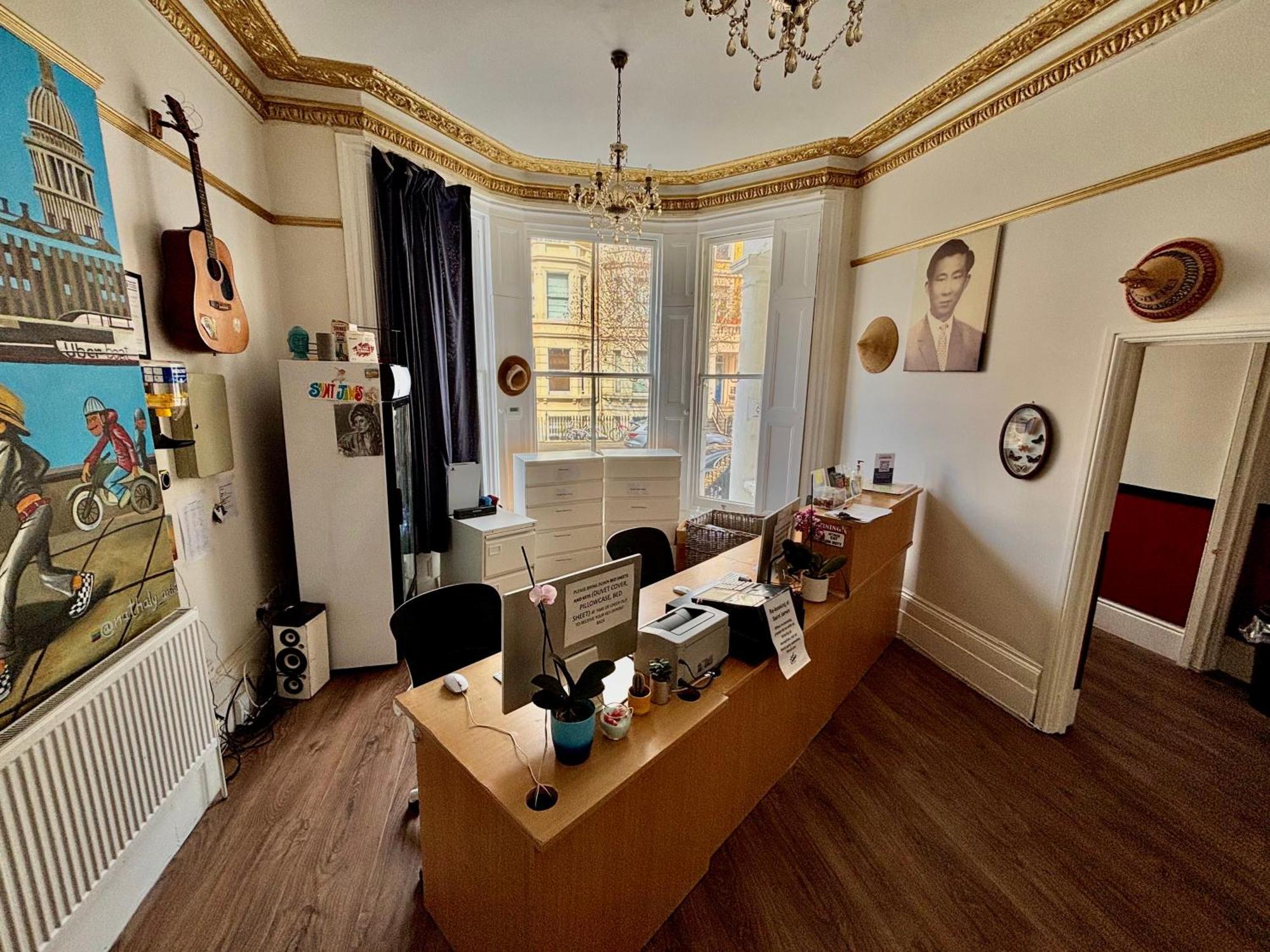 Saint James Backpackers London Exterior photo