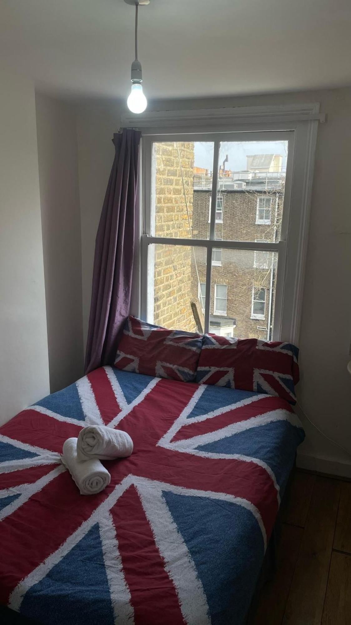 Saint James Backpackers London Exterior photo