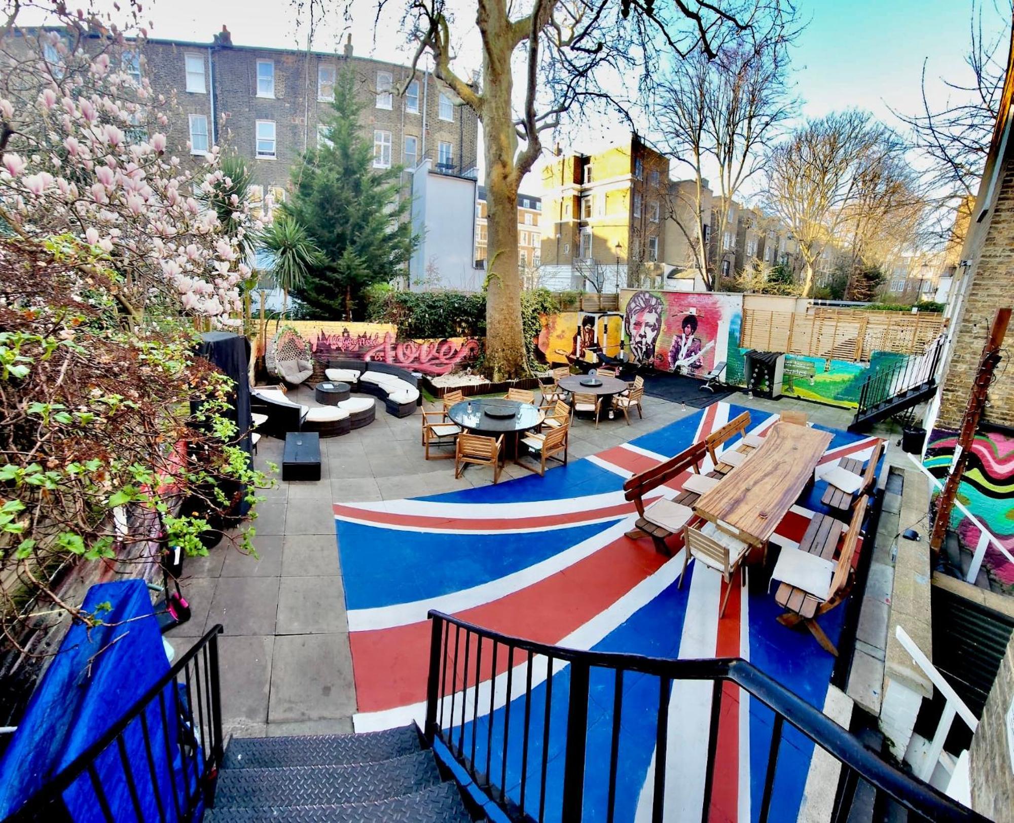Saint James Backpackers London Exterior photo