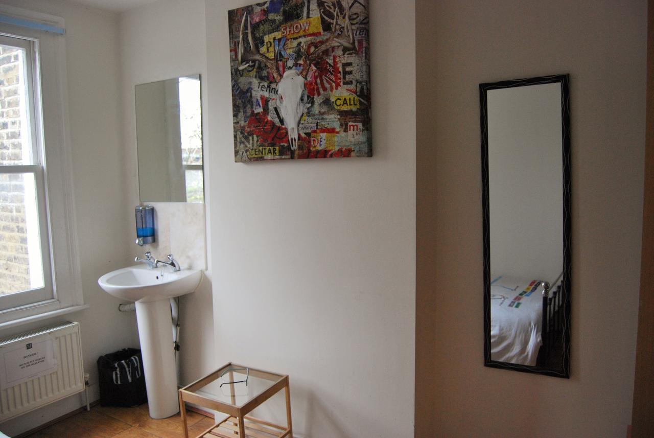 Saint James Backpackers London Exterior photo