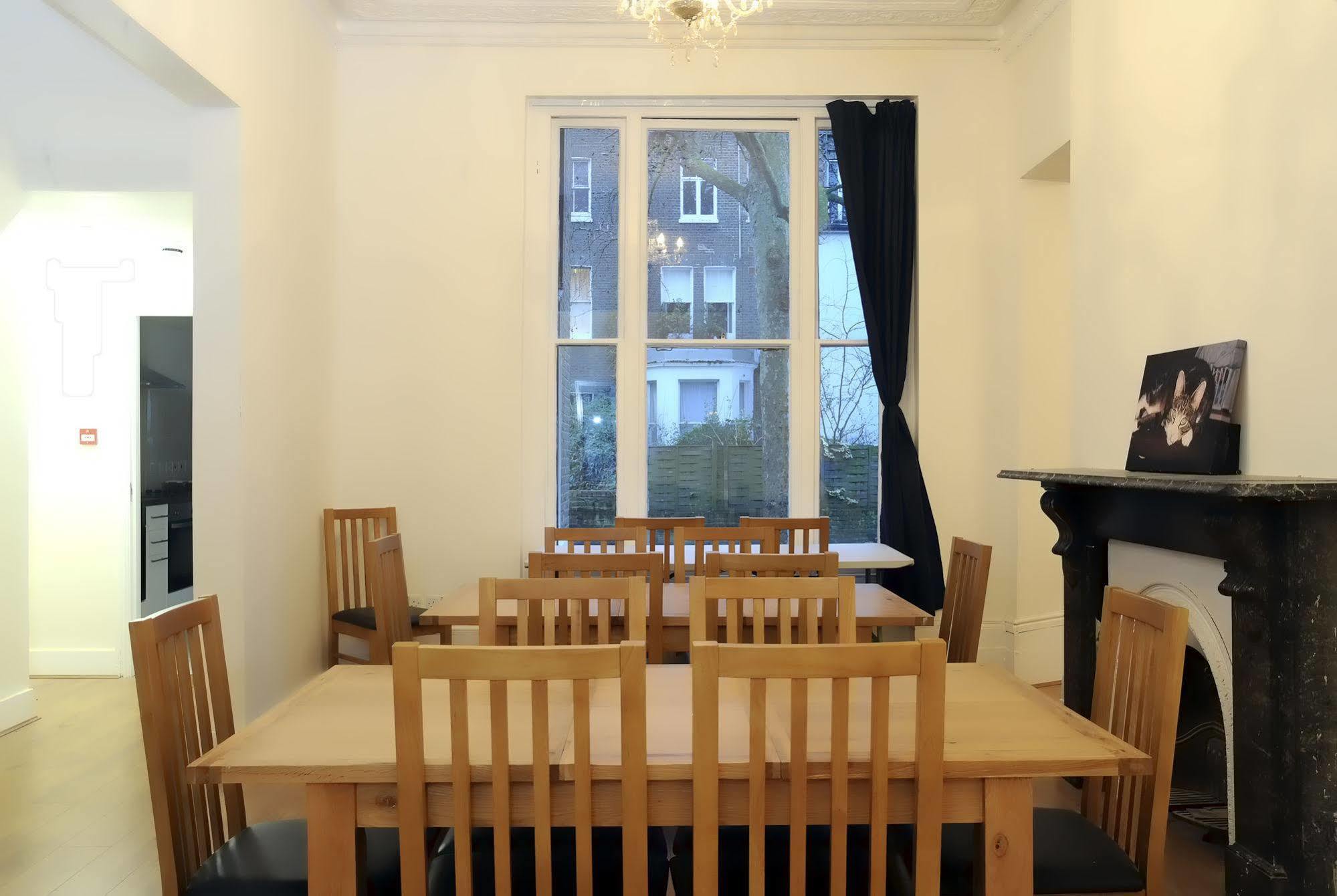 Saint James Backpackers London Exterior photo