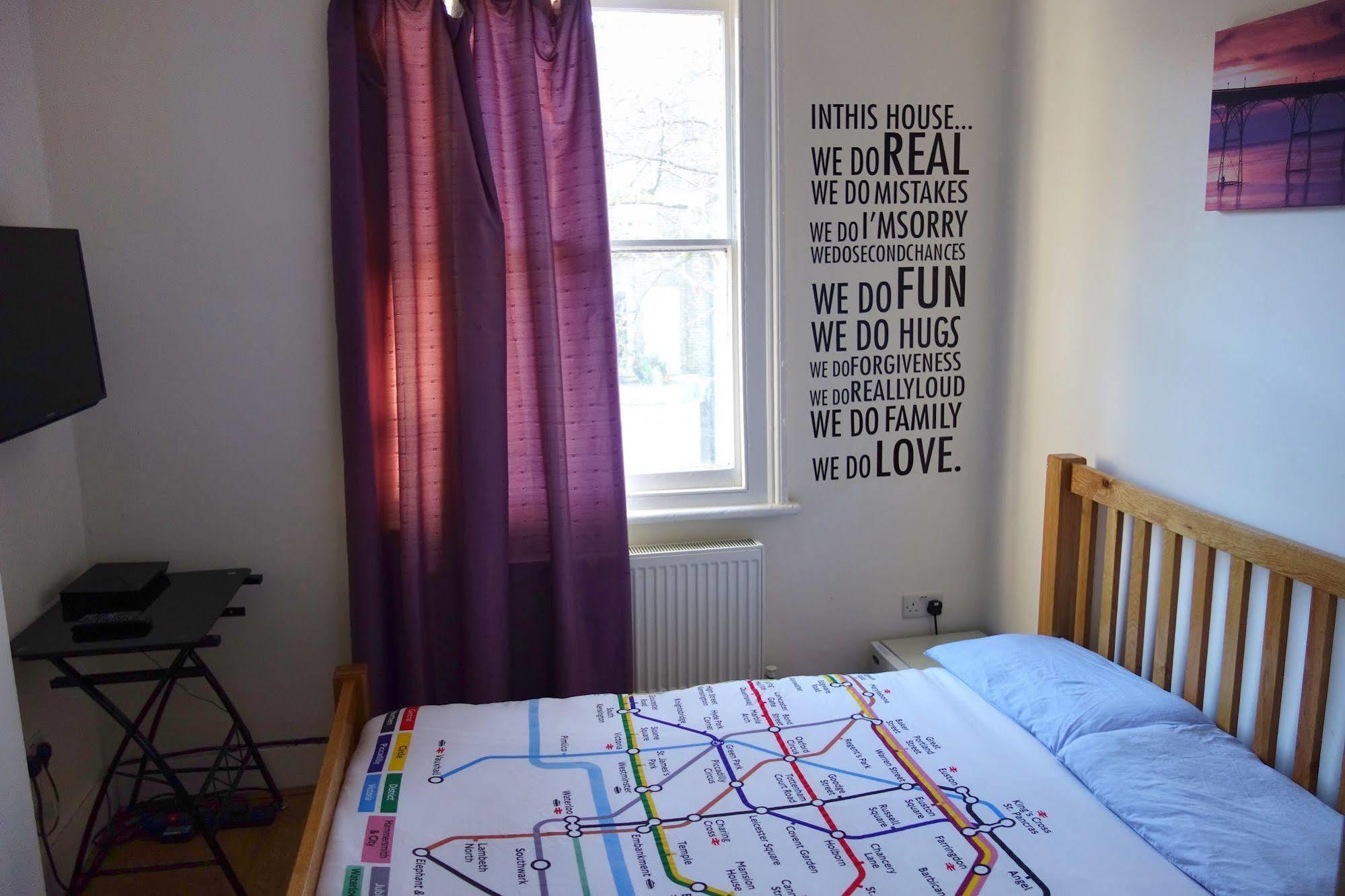 Saint James Backpackers London Exterior photo